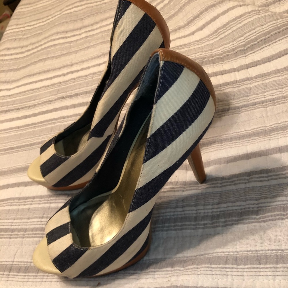 Jessica Simpson Striped Heels Size 9.5